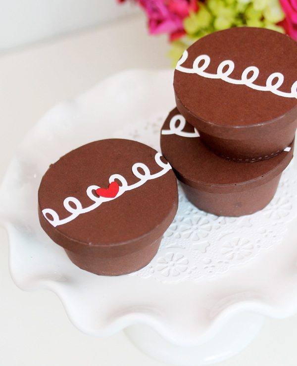 Hostess Cupcake Treat Boxes | Damask Love Blog