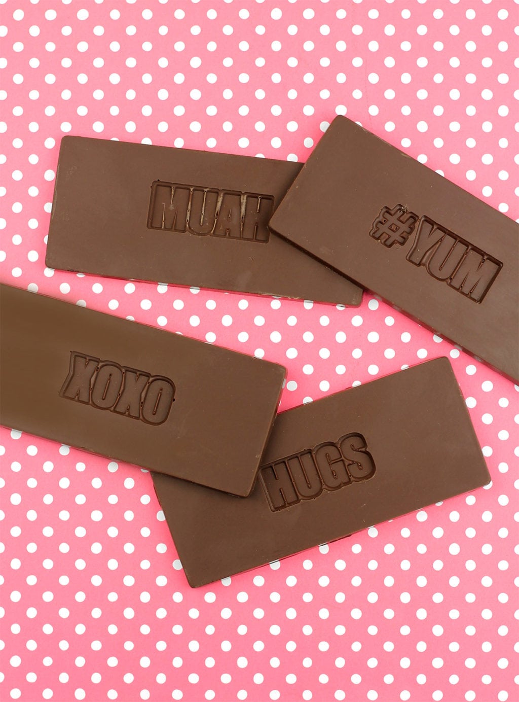 Easy DIY Stamped Chocolate Bars | damask love