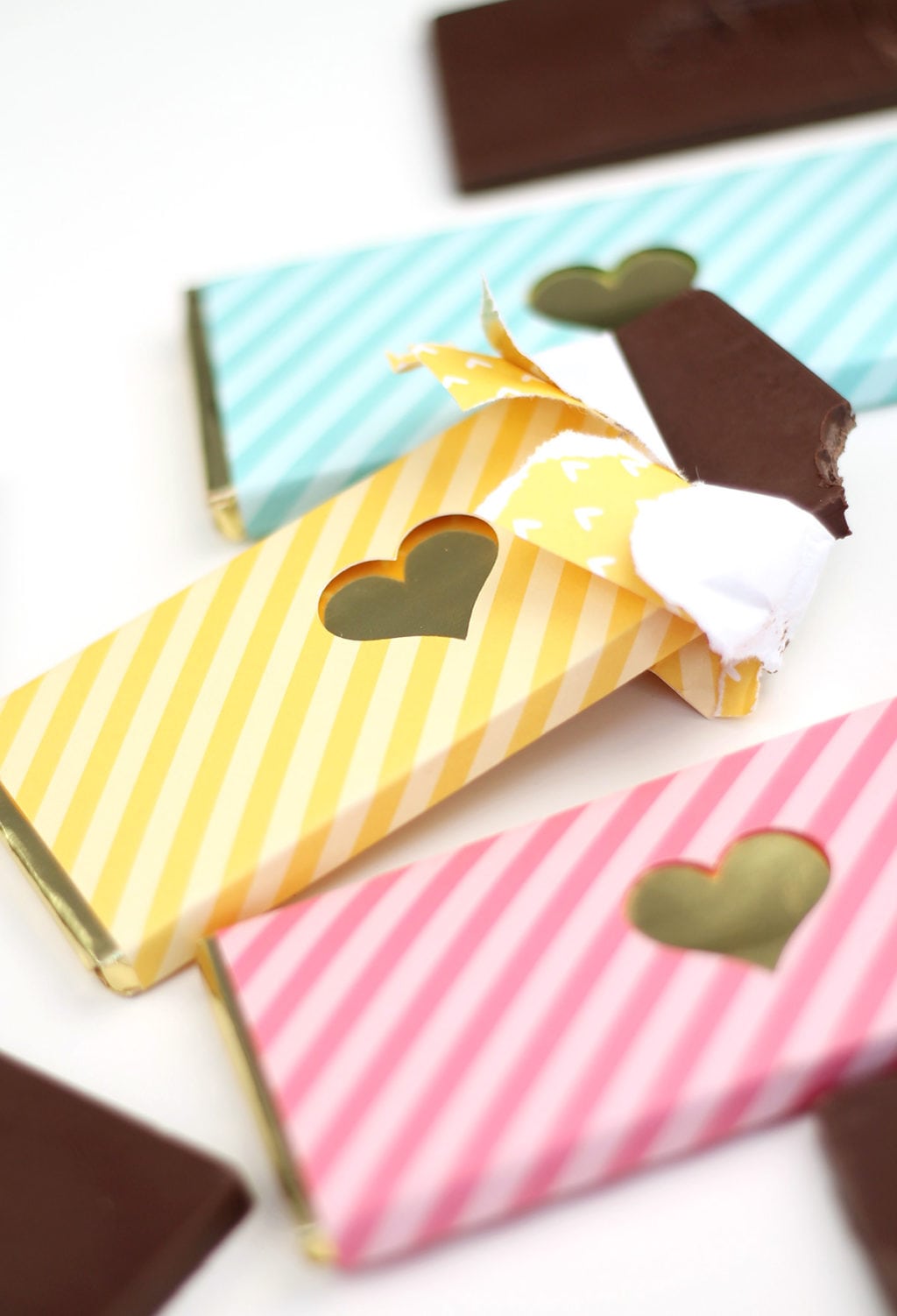 Easy DIY Stamped Chocolate Bars | damask love