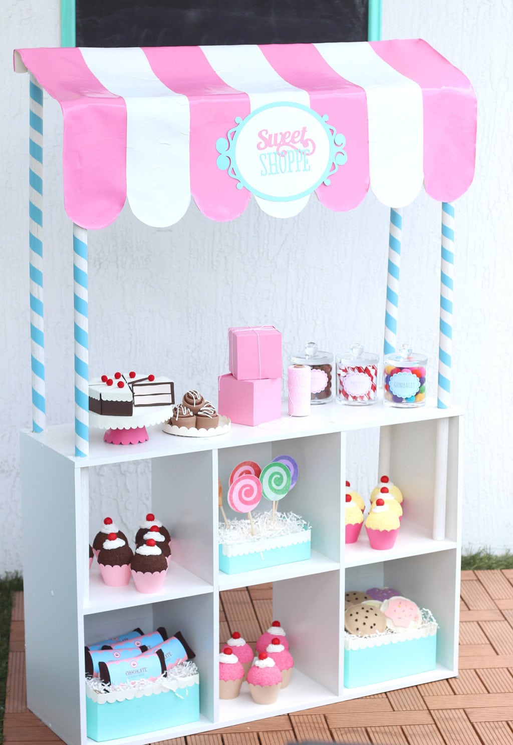 Diy pretend best sale play market stand