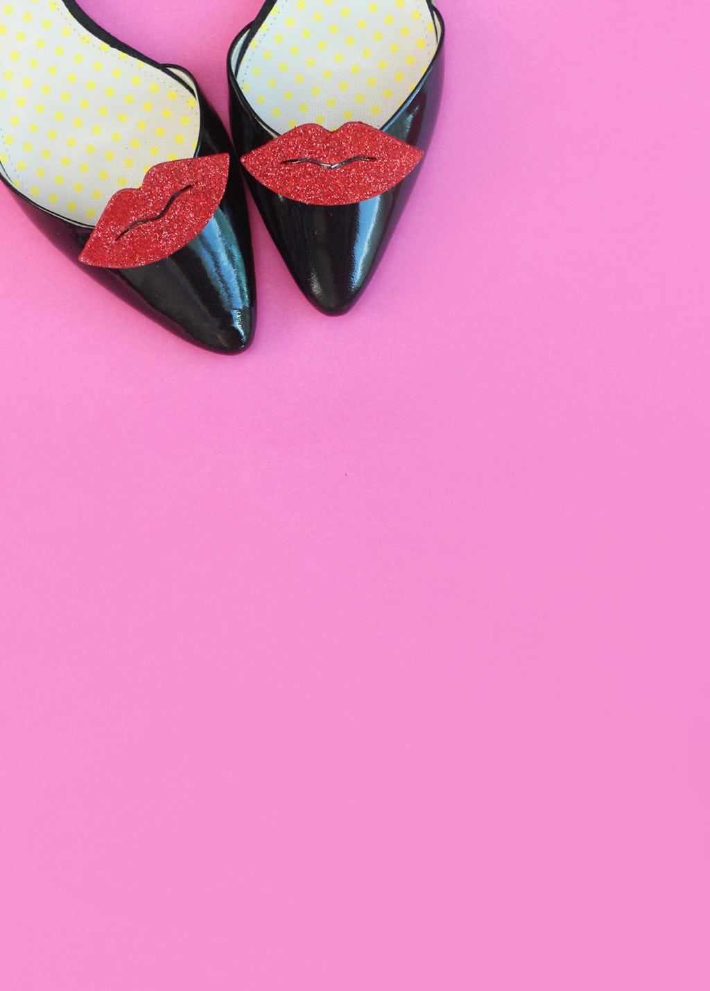 DIY Red Lip Shoe Clips | Damask Love Blog
