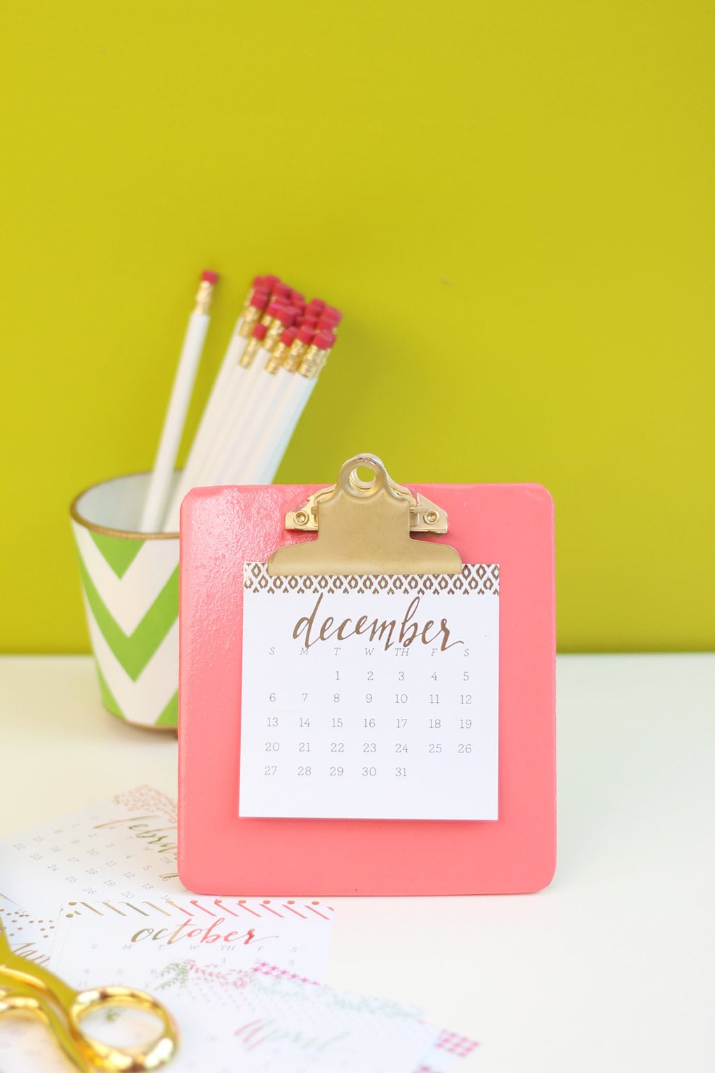 DIY Clipboard Easel Calendar Damask Love