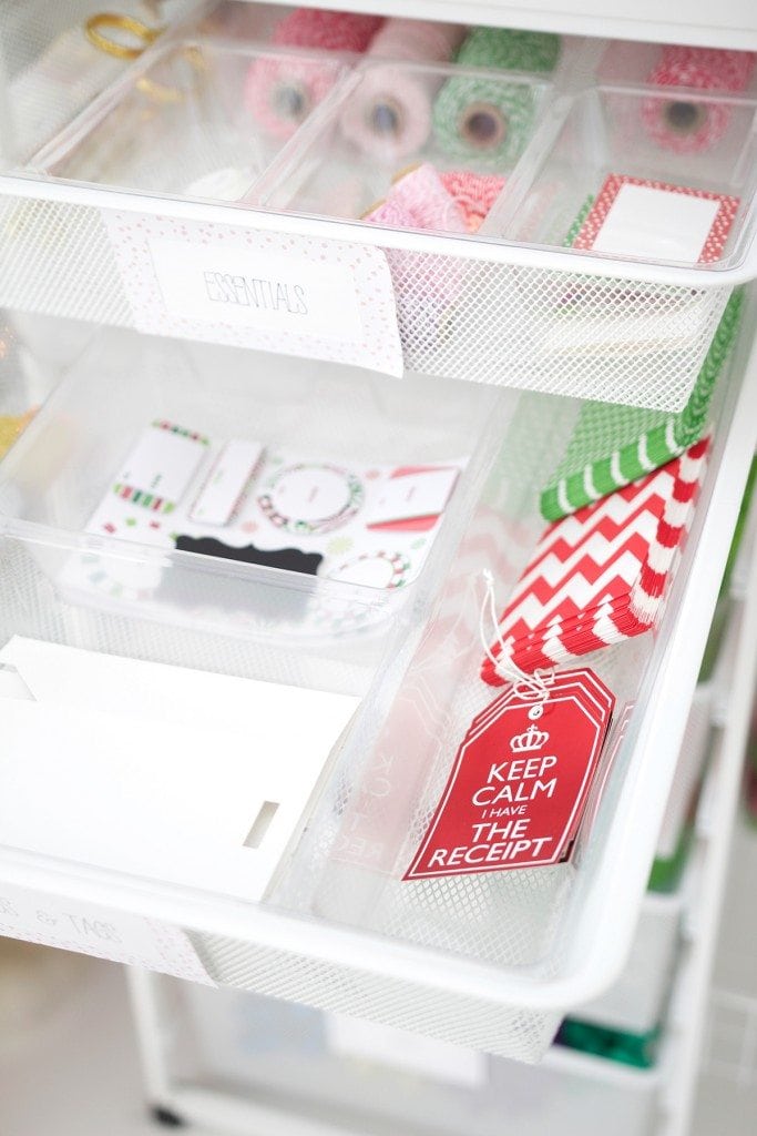 How to Gift Wrap your Holidays with elfa | Damask Love