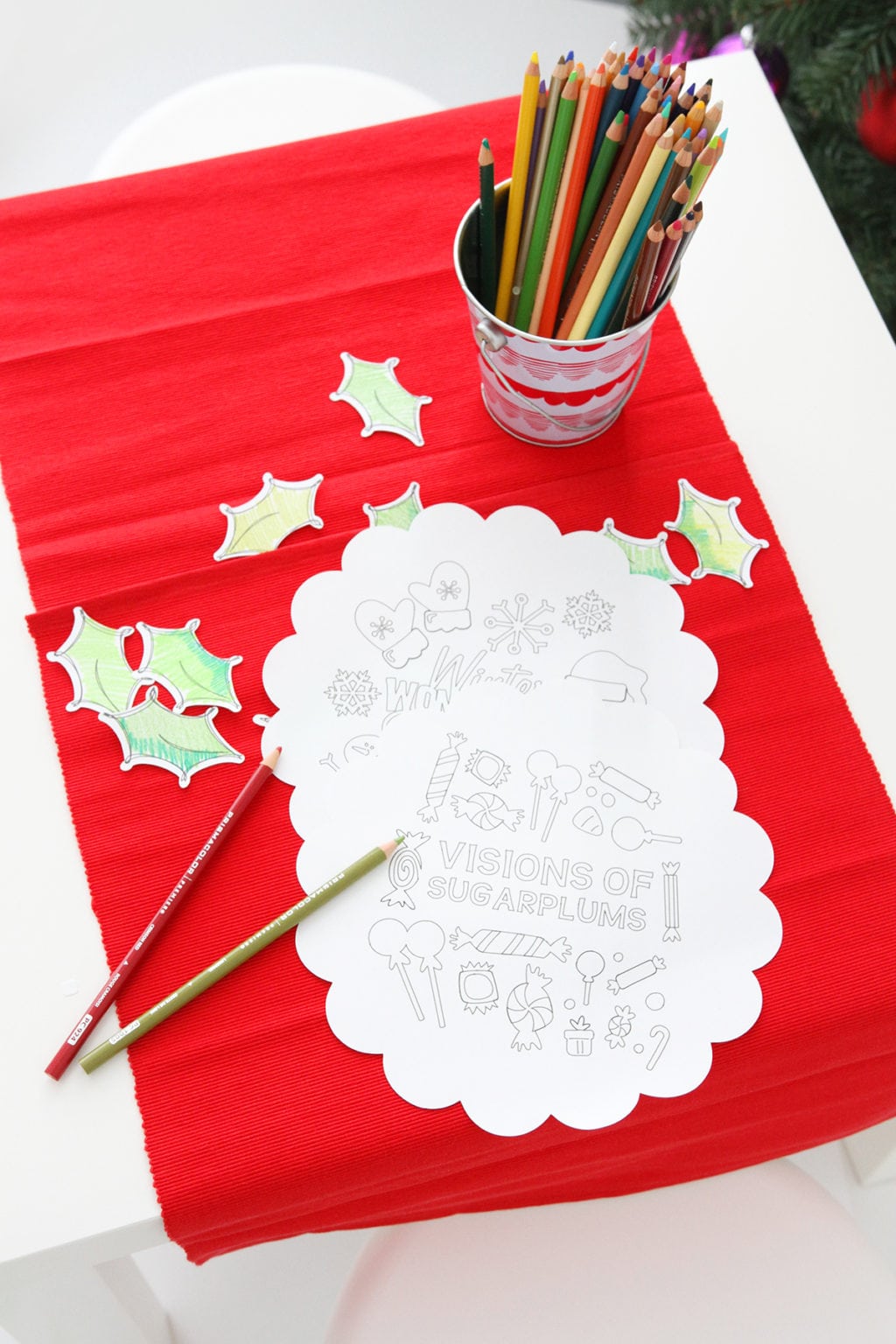 DIY Christmas Coloring Table | damask love