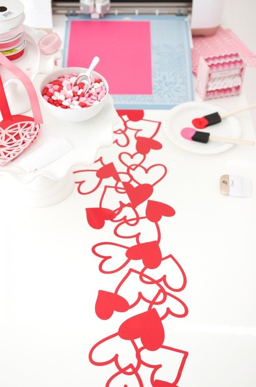 Cricut Explore Valentine's Day Crafting Party | Damask Love