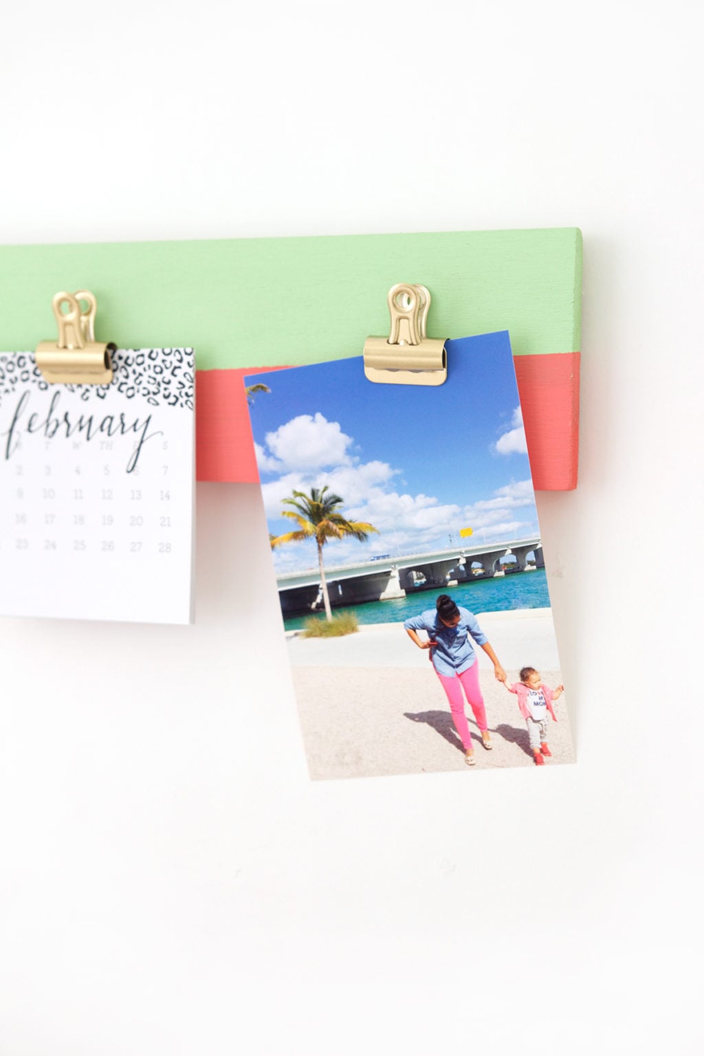 DIY Photo Gallery Clipboard | damask love