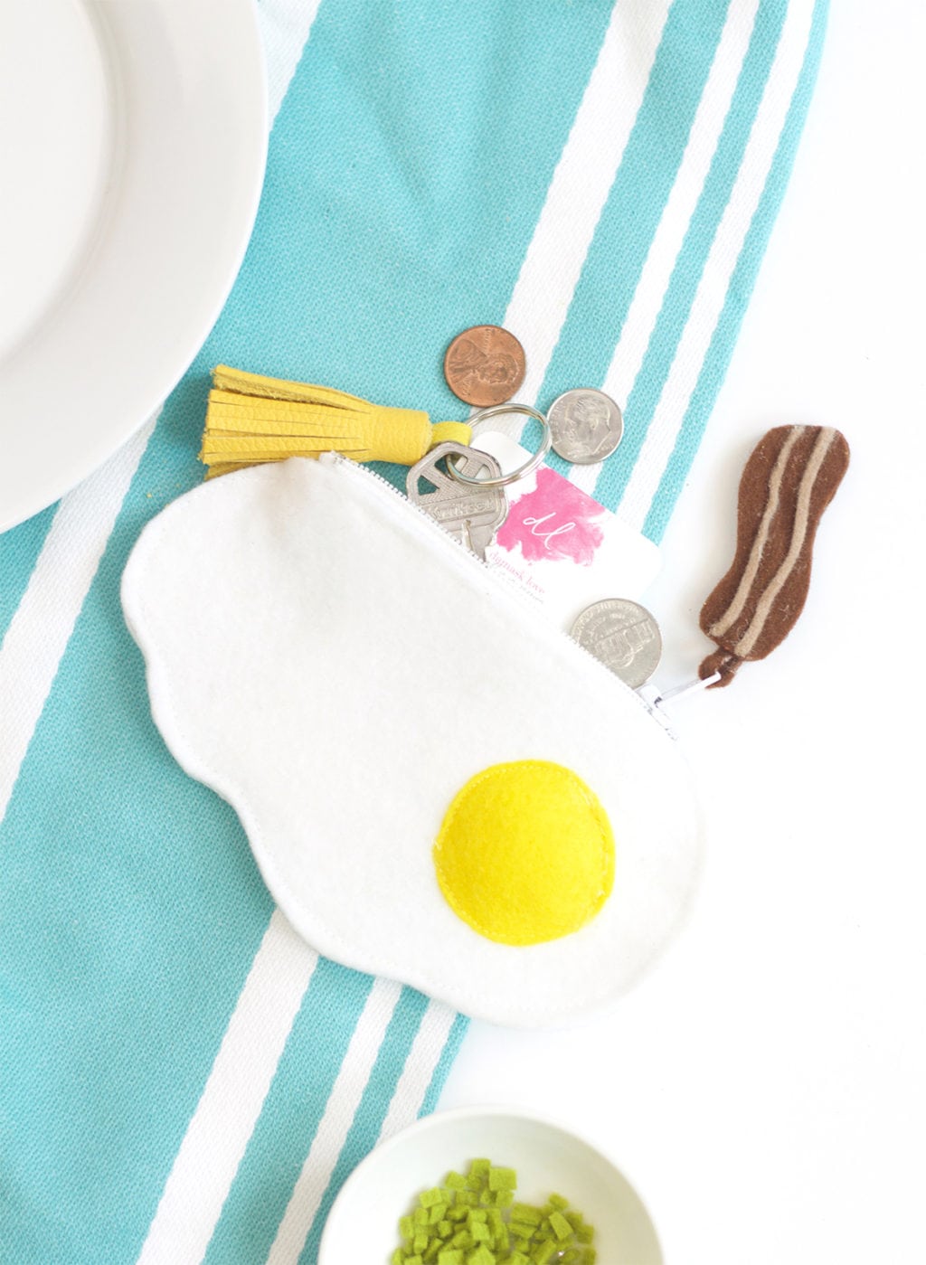 DIY Fried Egg Felt Zipper Pouch