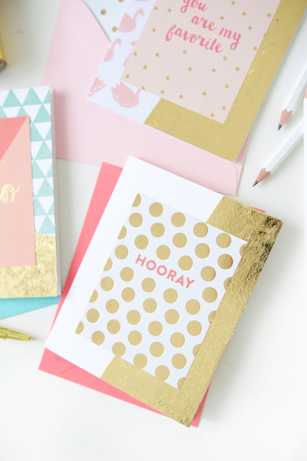 Create your own easy diy foiled stationery  that rivals anything you can get at the store. It's quick and uses basic crafting supplies.