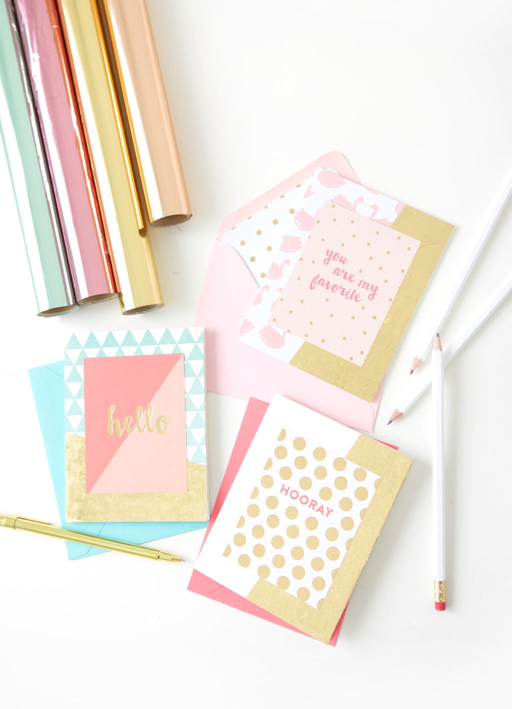 Create your own easy diy foiled stationery  that rivals anything you can get at the store. It's quick and uses basic crafting supplies.