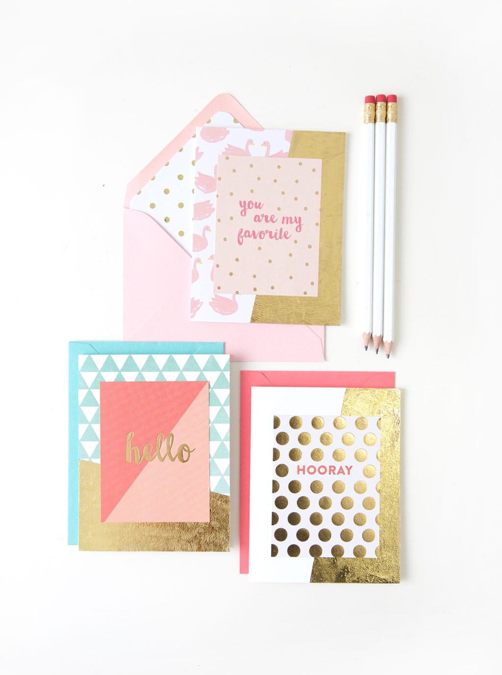 Create your own easy diy foiled stationery  that rivals anything you can get at the store. It's quick and uses basic crafting supplies.