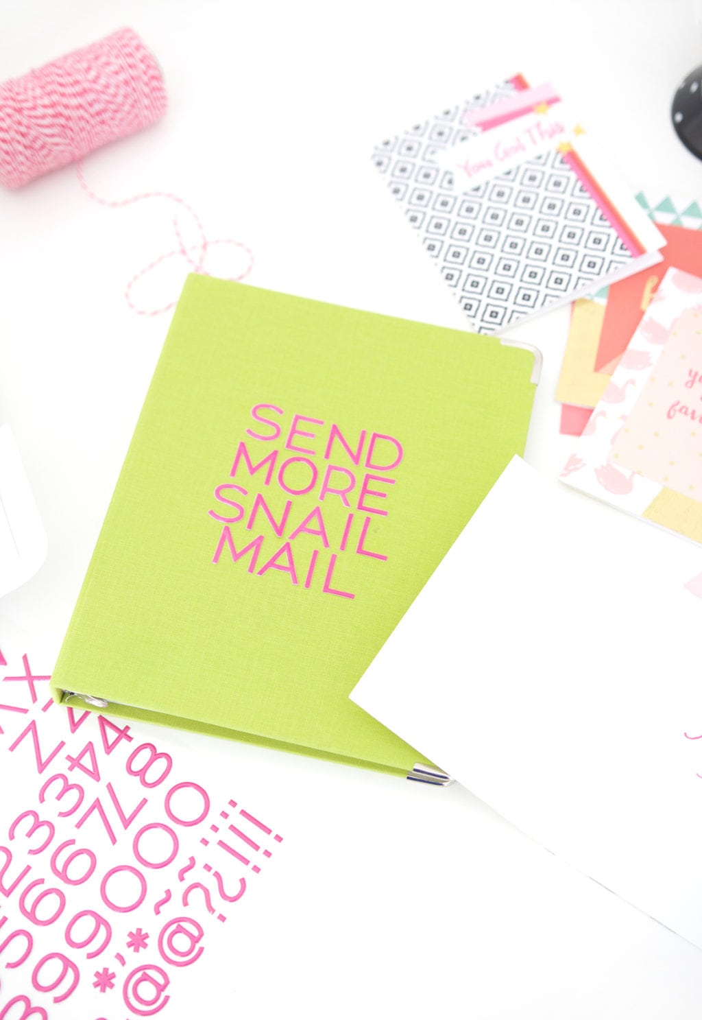 Keep your stationery organized and ready to use with this DIY stationery organizer binder