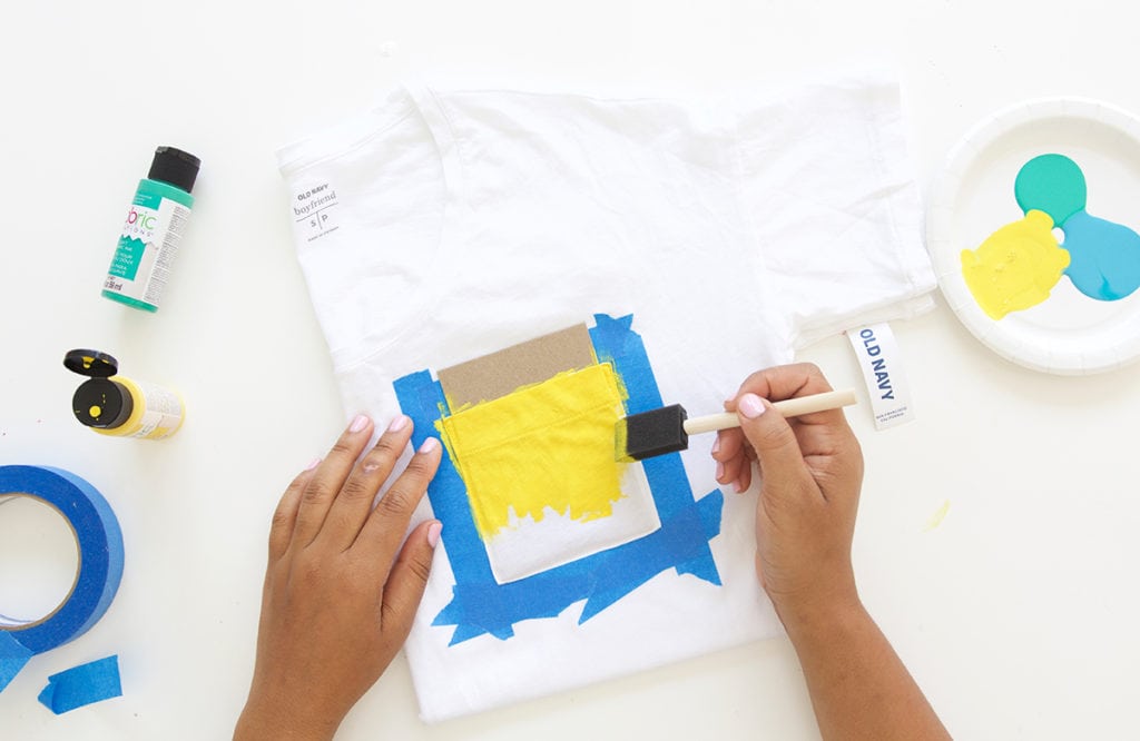 Use an Old Navy Tee to create perfect summertime DIY fruit pocket tees. 