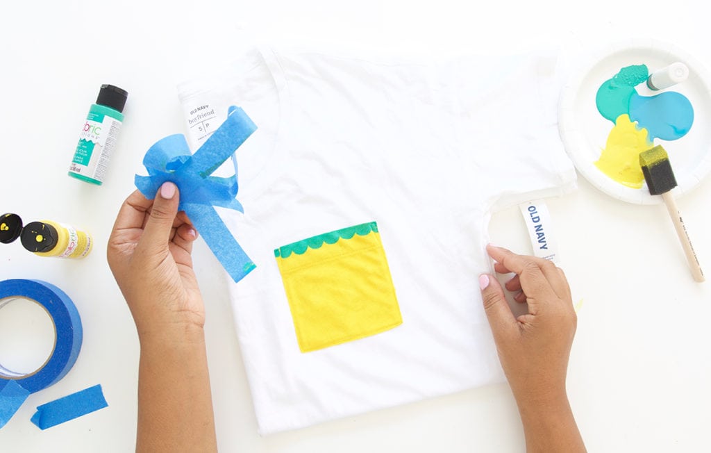 Use an Old Navy Tee to create perfect summertime DIY fruit pocket tees. 