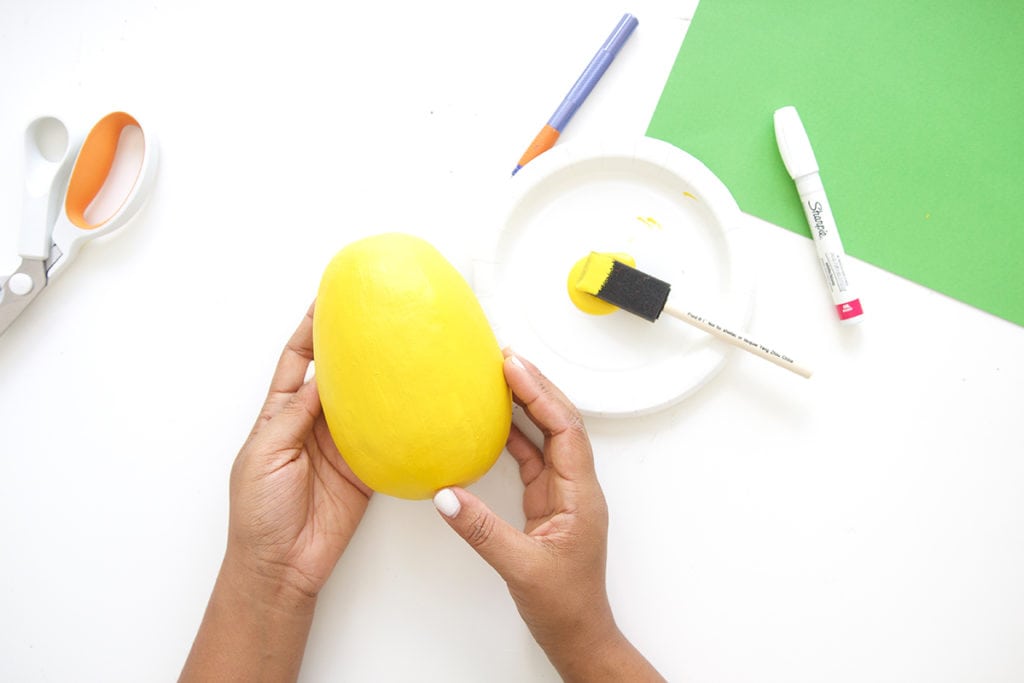 Mimic the look of taxidermy with a paper mache egg and some paint. This 3D diy paper mache pineapple wall art is a show stopper and a perfect addition to your gallery wall.