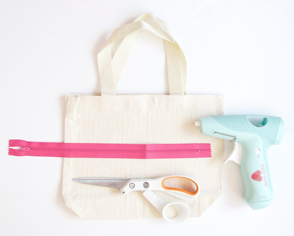 Create a DIY No Sew Clutch with a mini canvas tote bag and just a few adjustment 
