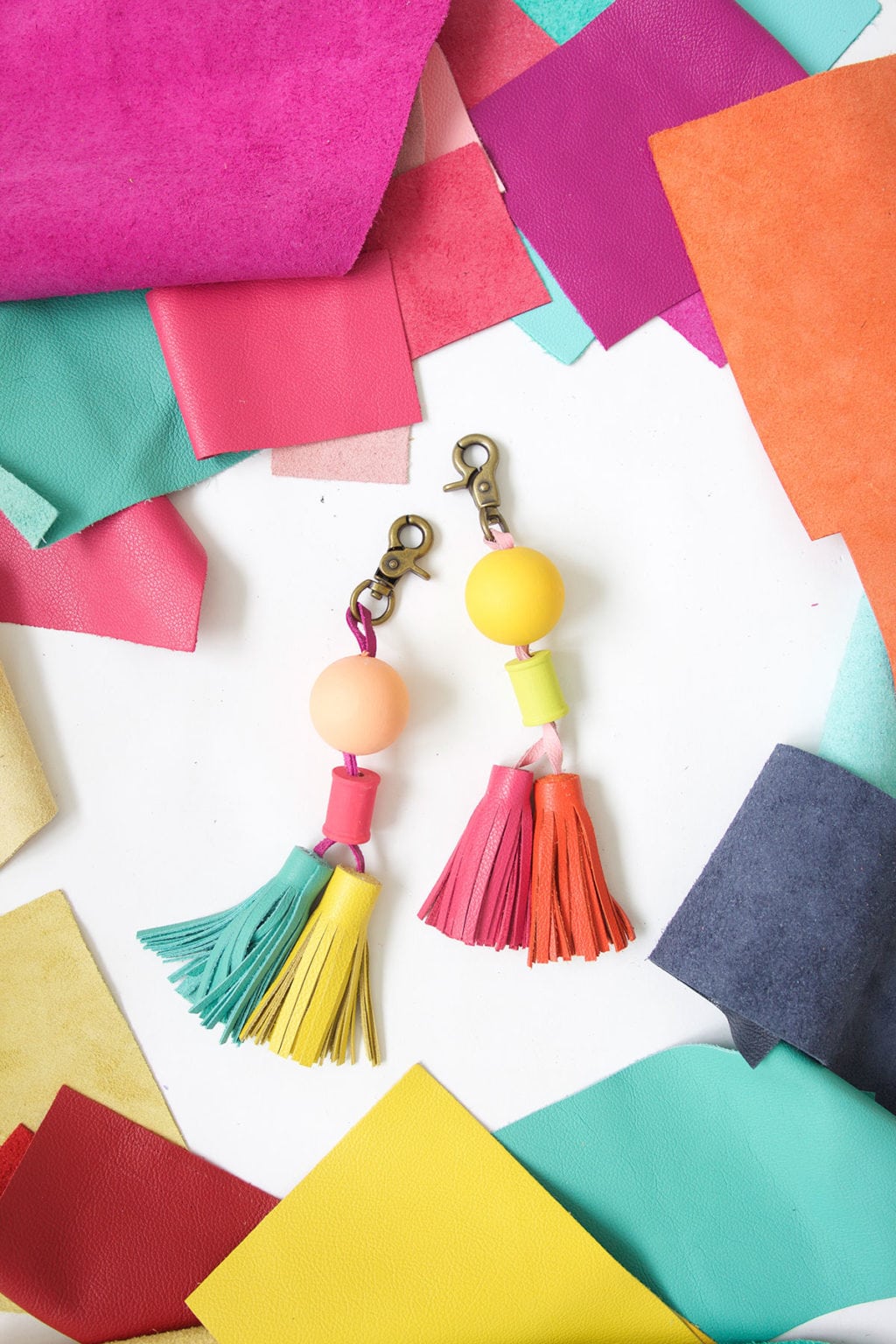 Tassels will never go out of style so why not create these leather and wood bead tassels in just a few steps.Your tote bag will thank you. 