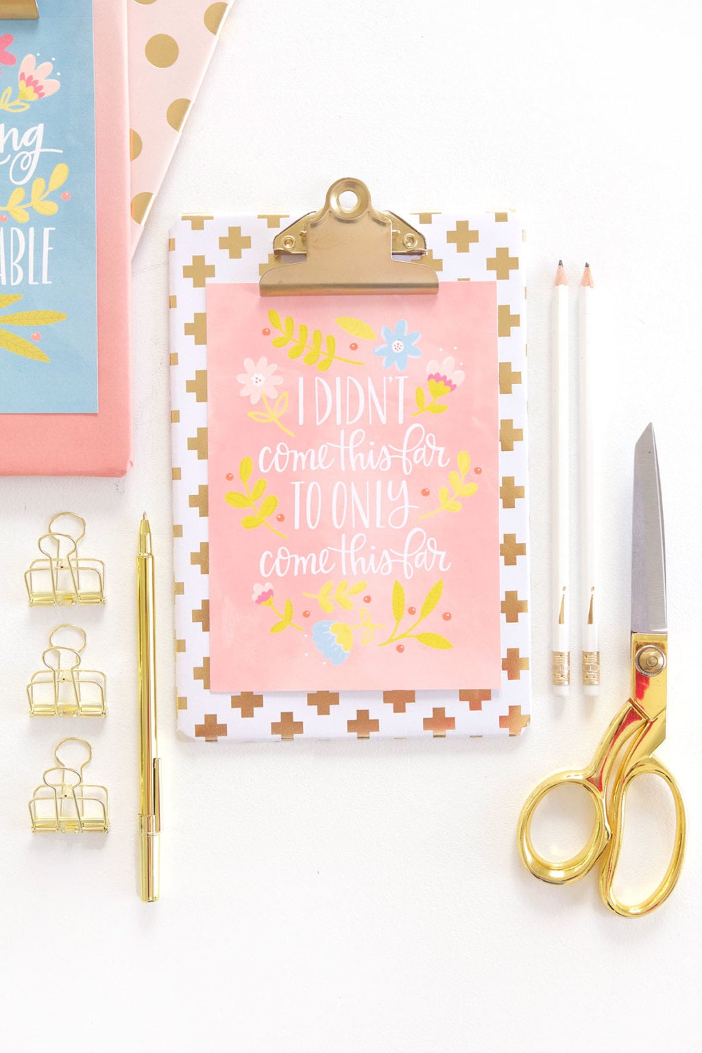 Learn how to cover a clipboard + inspirational printables! All you need is your printer and a few basic craft supplies to make this simple project.