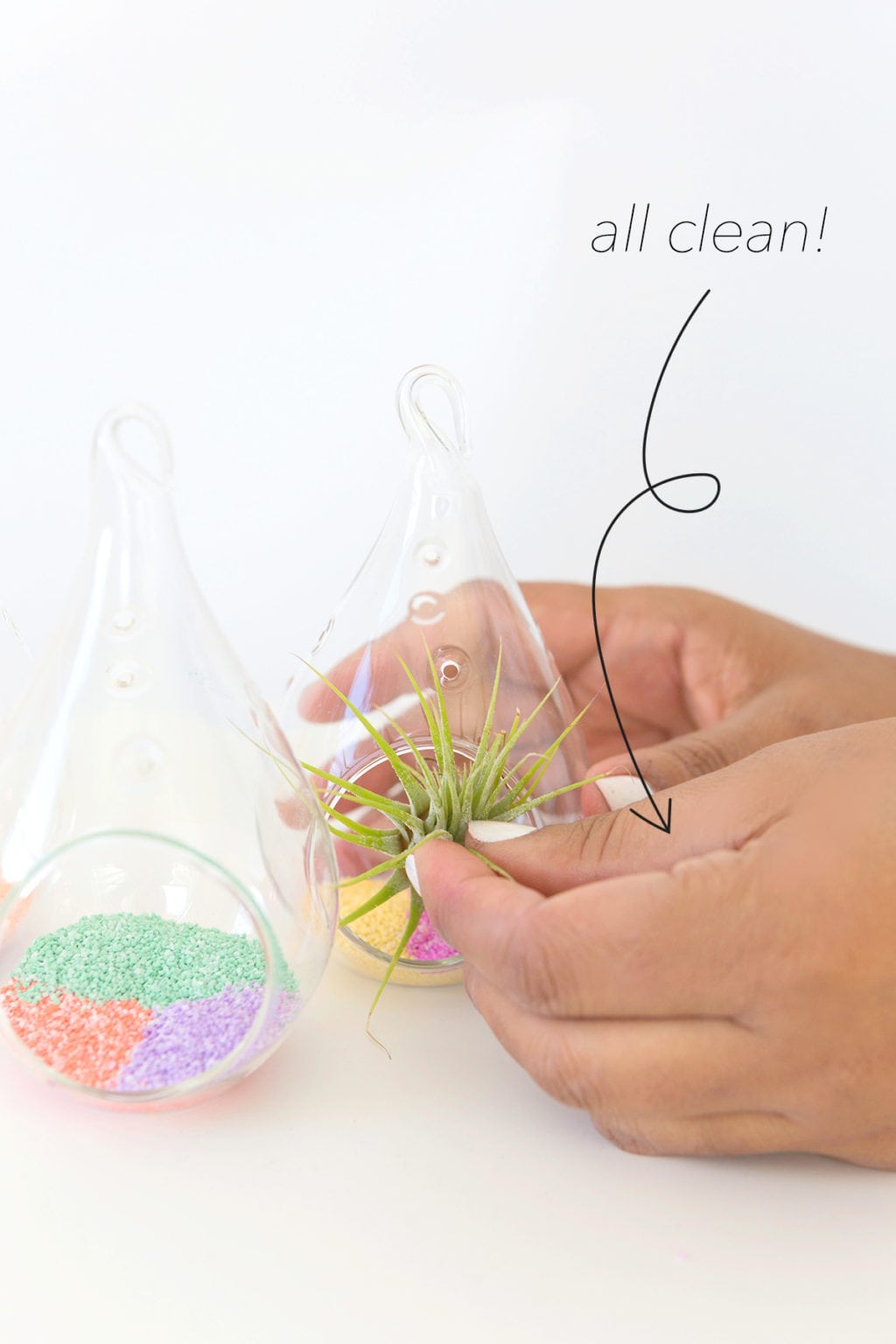 remember when you made colored sand as a kid? well, I'm giving it an adult makeover with these @methodhome and their #fearnomess campaign to make DIY Colored Sand Air Plants 