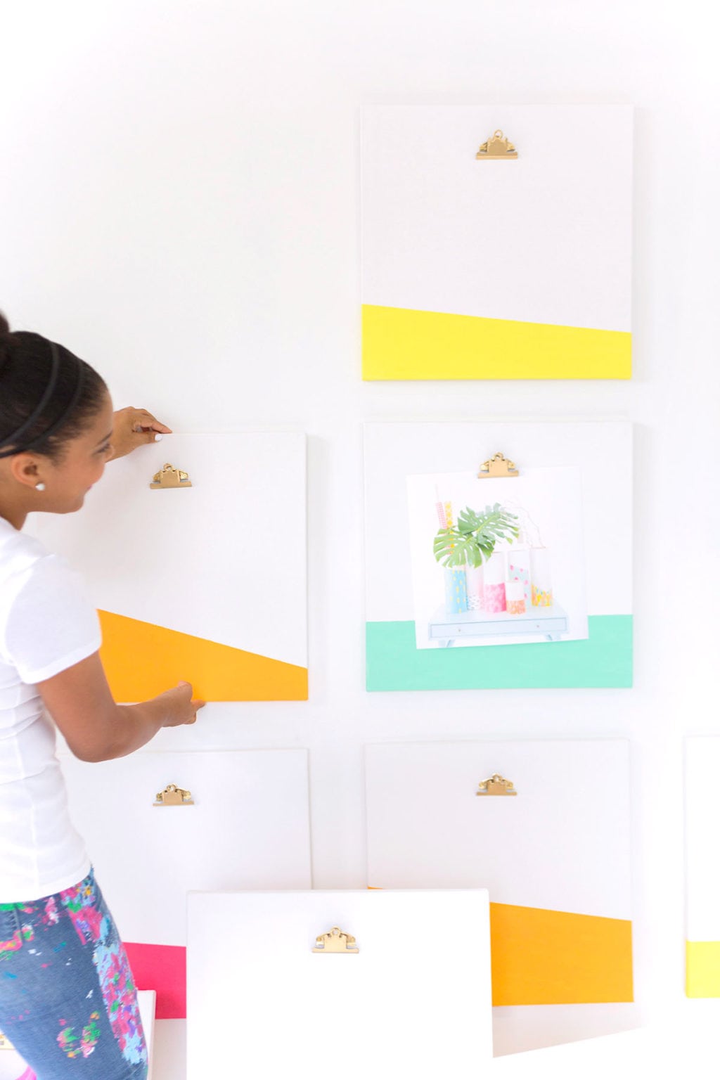 Make a huge statement with these DIY Canvas Clipboards. Perfect for displaying your favorite Instagram photos.