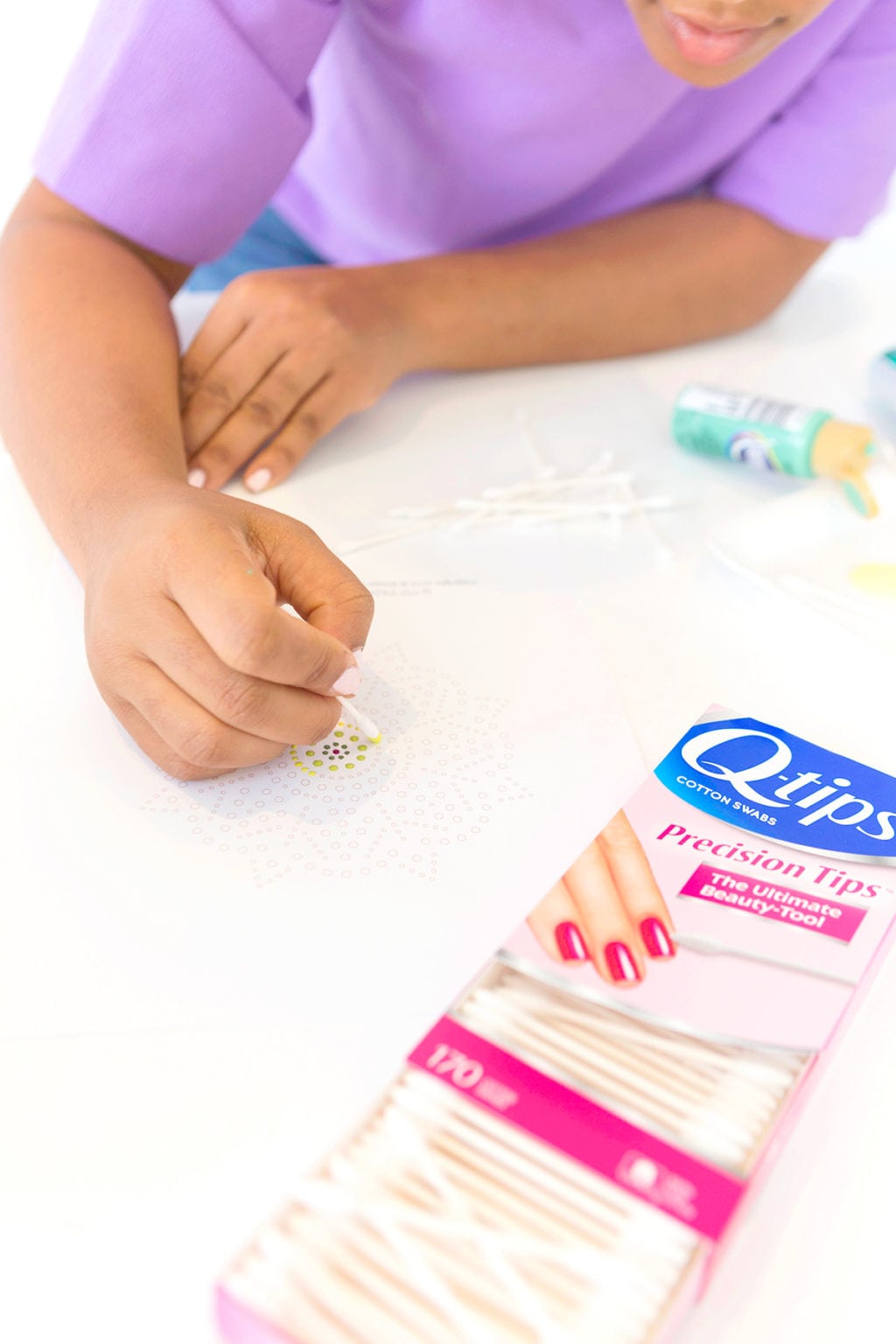 Dots have never been easier! Create this DIY Q-TIPS Mandala Art with supplies you already have on hand!