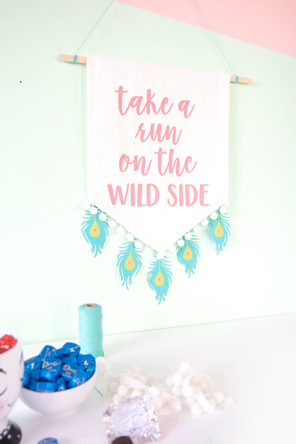 DIY Peacock Feather Wall Art | damask love