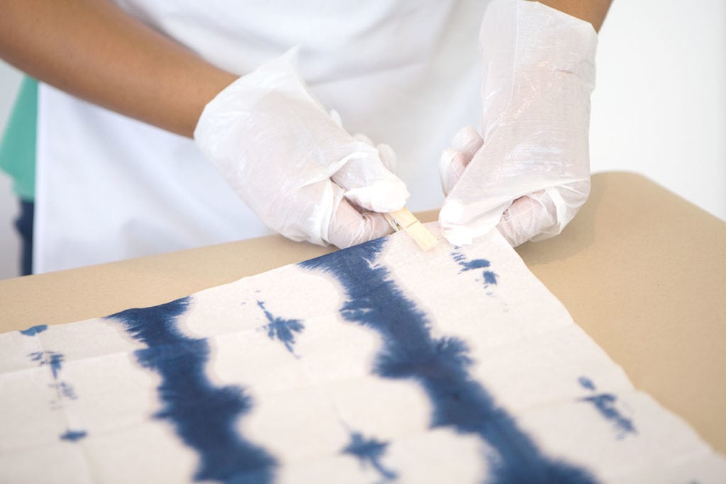 DIY Shibori Tie Dye Wrapping Paper | damask love