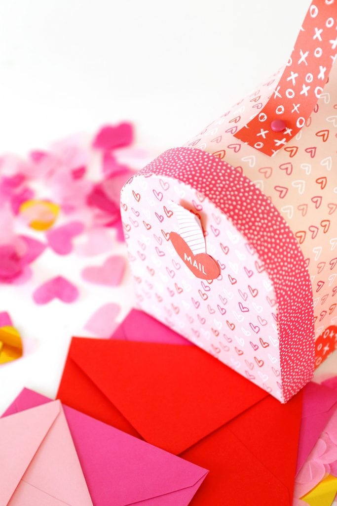 Printable Valentine's Day Mailbox - Damask Love