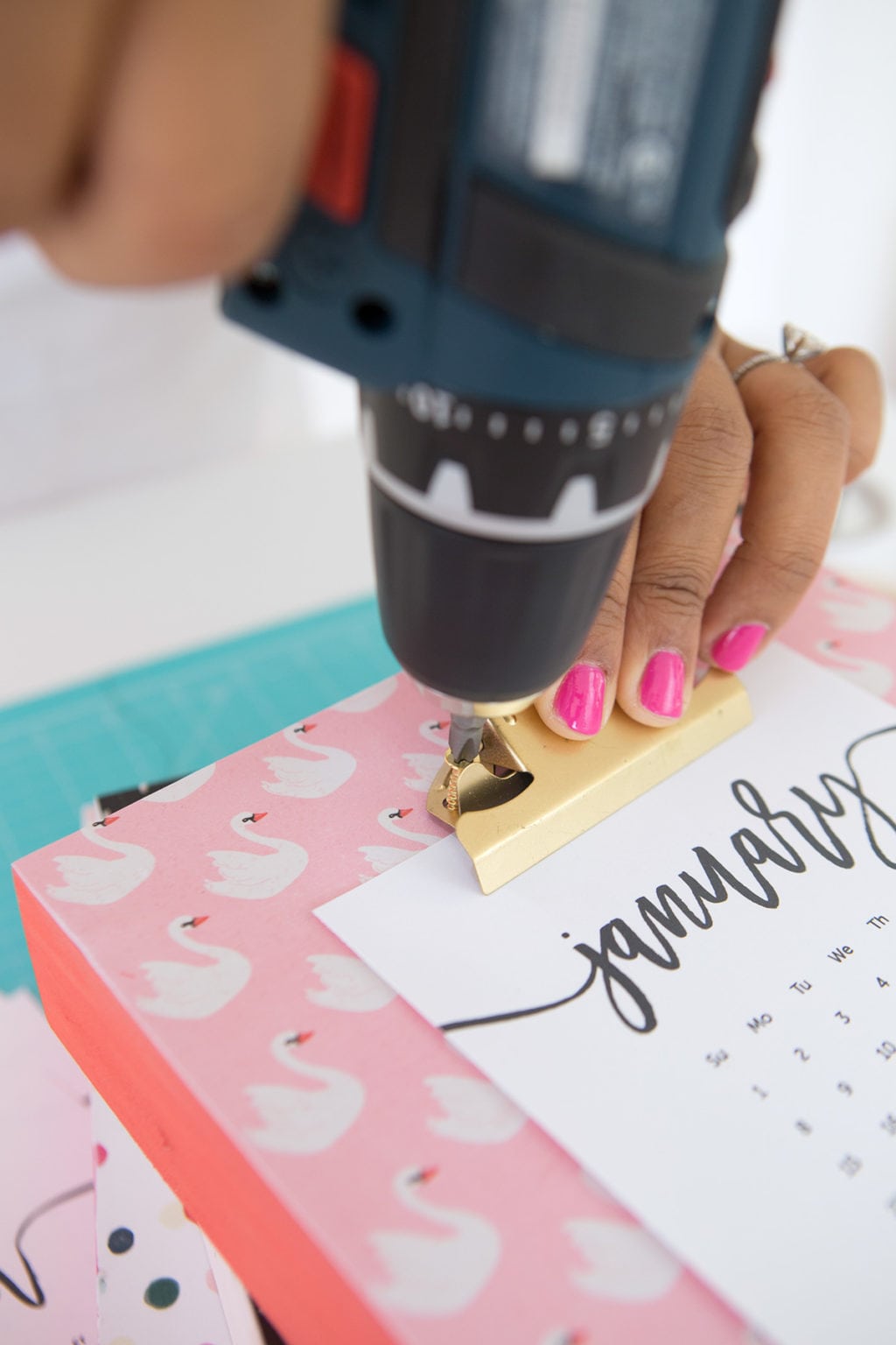 DIY Calendar Clipboard with Free Printable Calendar | damask love