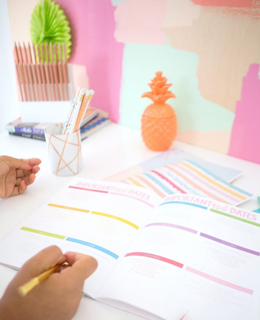 Free Printable Agenda Calendar - Damask Love