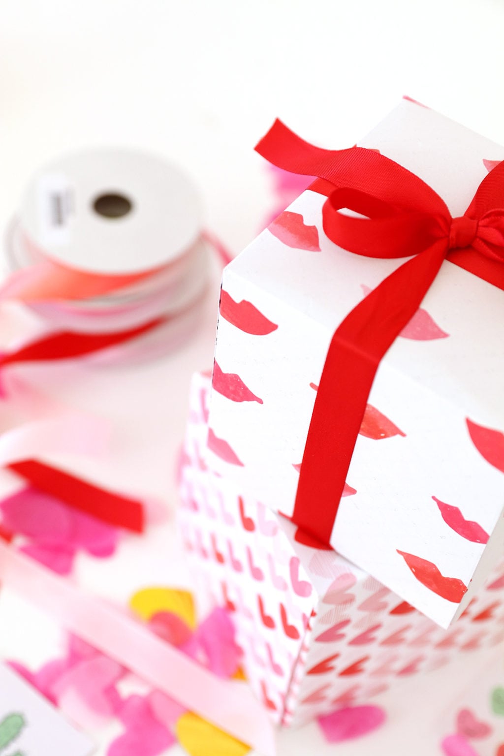 Paper Surprise Box | damask love