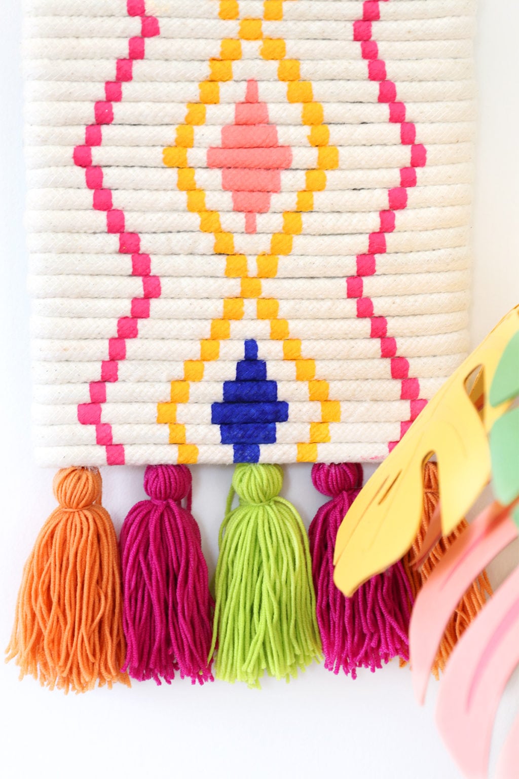 DIY Painted Rope Wall Decor | damask love