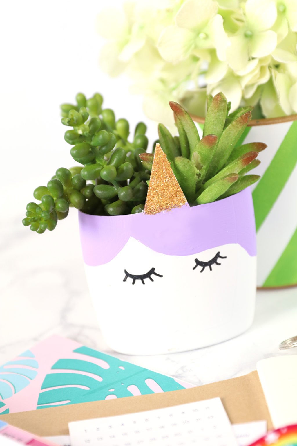 DIY Upcycled Unicorn Planter | damask love