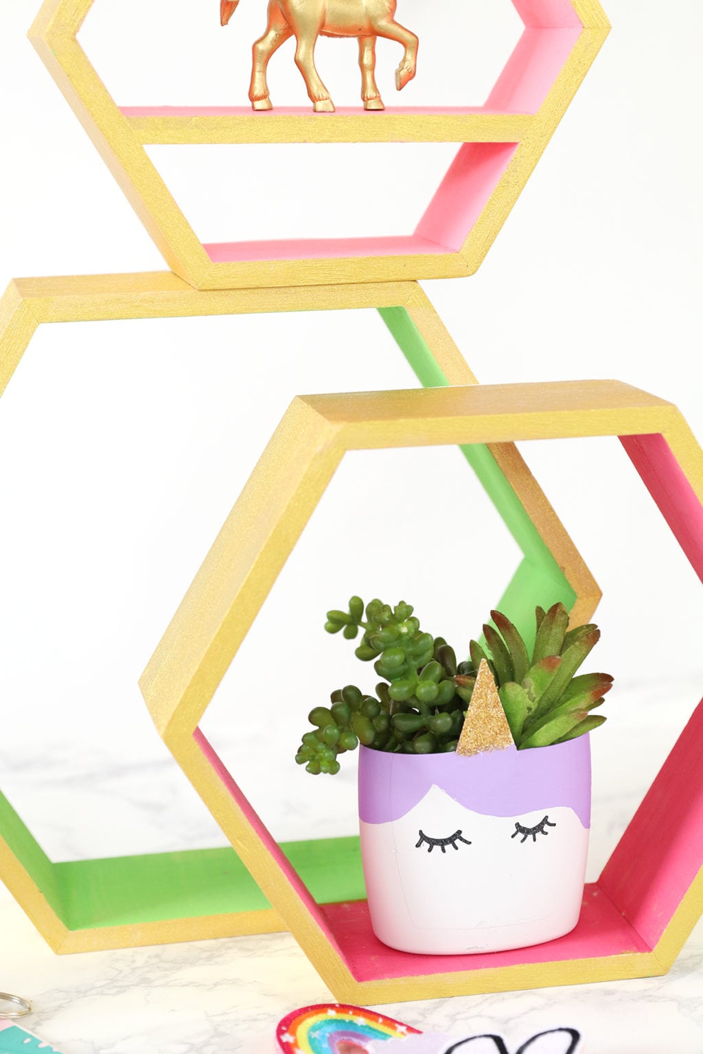 DIY Upcycled Unicorn Planter | damask love