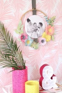 DIY Embroidery Hoop Wreath Photo Frame | damask love