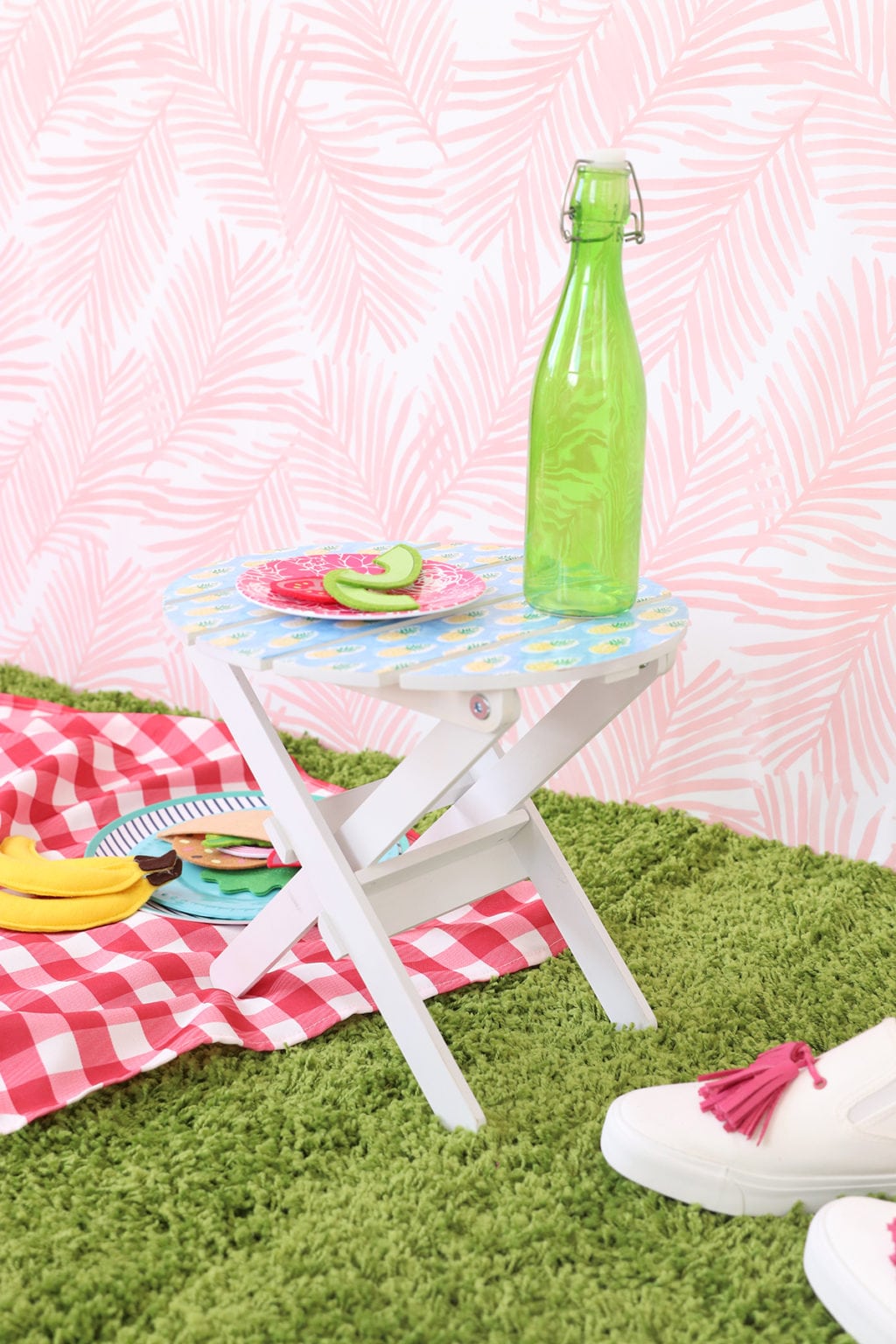 IKEA Hack Mini Picnic Table | damask love