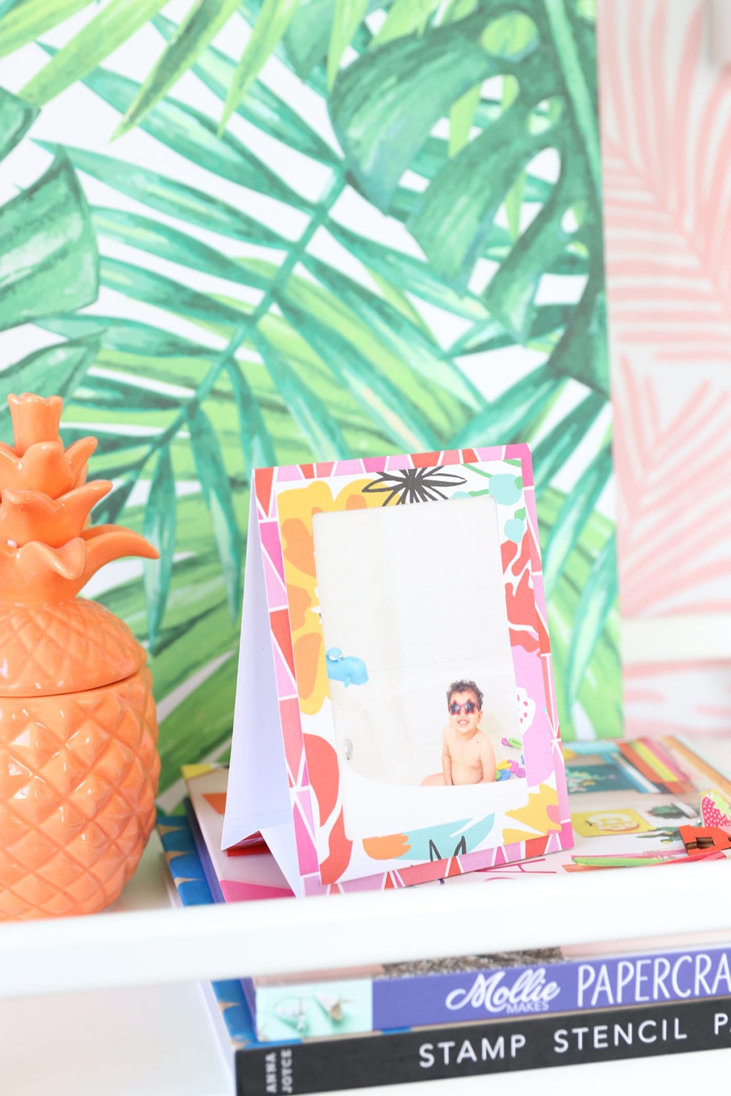 DIY Paper Easel Frames | damask love