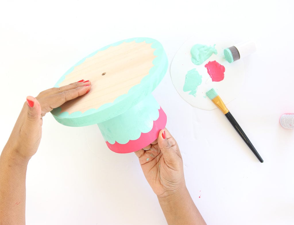 DIY Wood Pinwheel Cake Stand | damask love