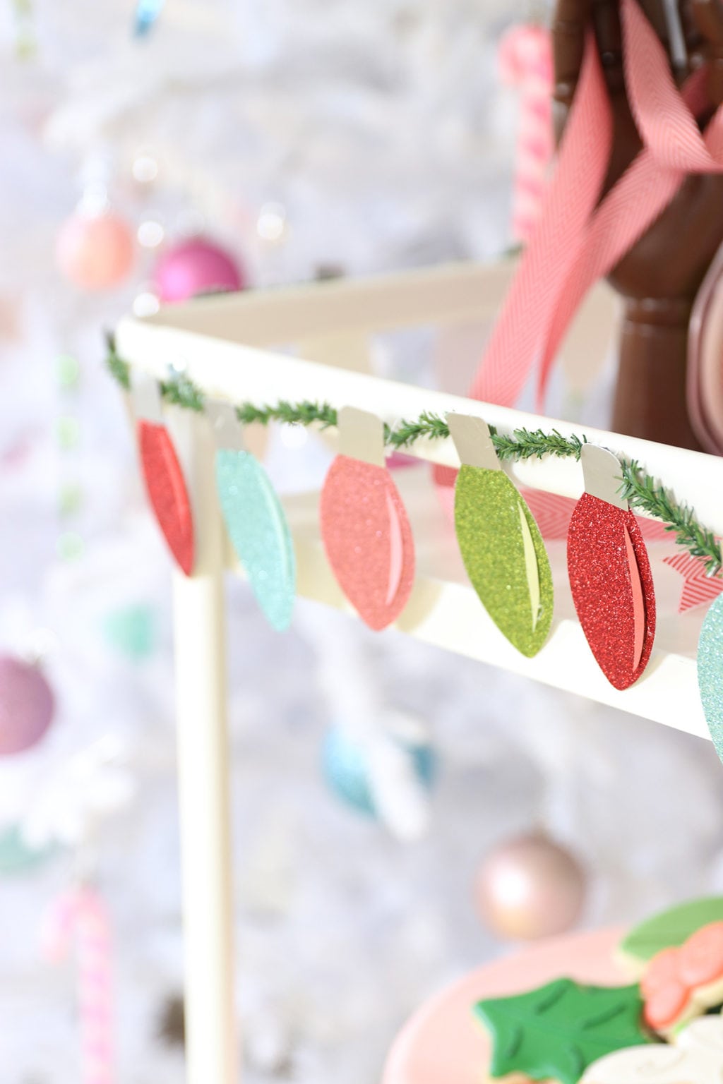 DIY Christmas Lights Garland | damask love