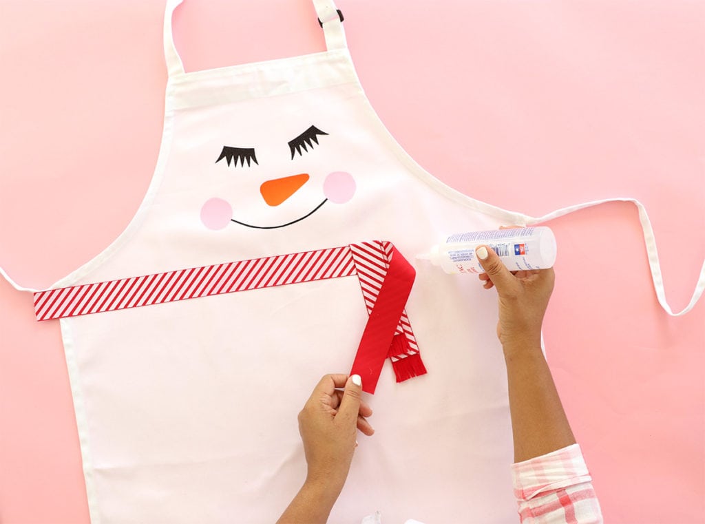 No-Sew Holiday Aprons | damask love