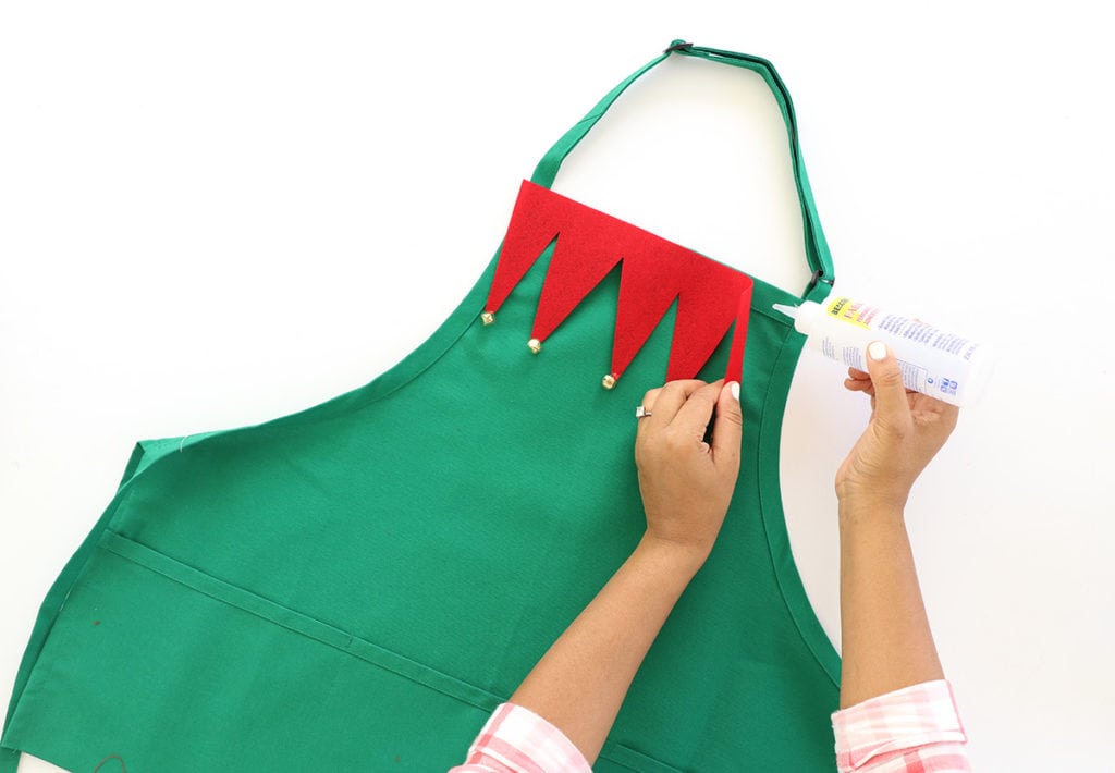 No-Sew Holiday Aprons | damask love