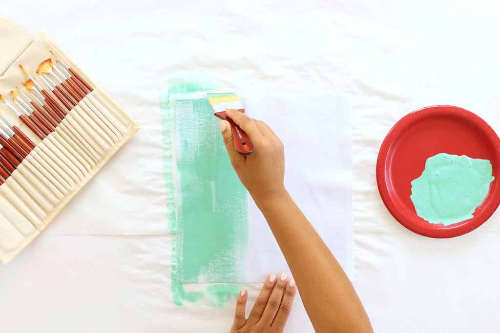 Your guide on how to paint on fabric