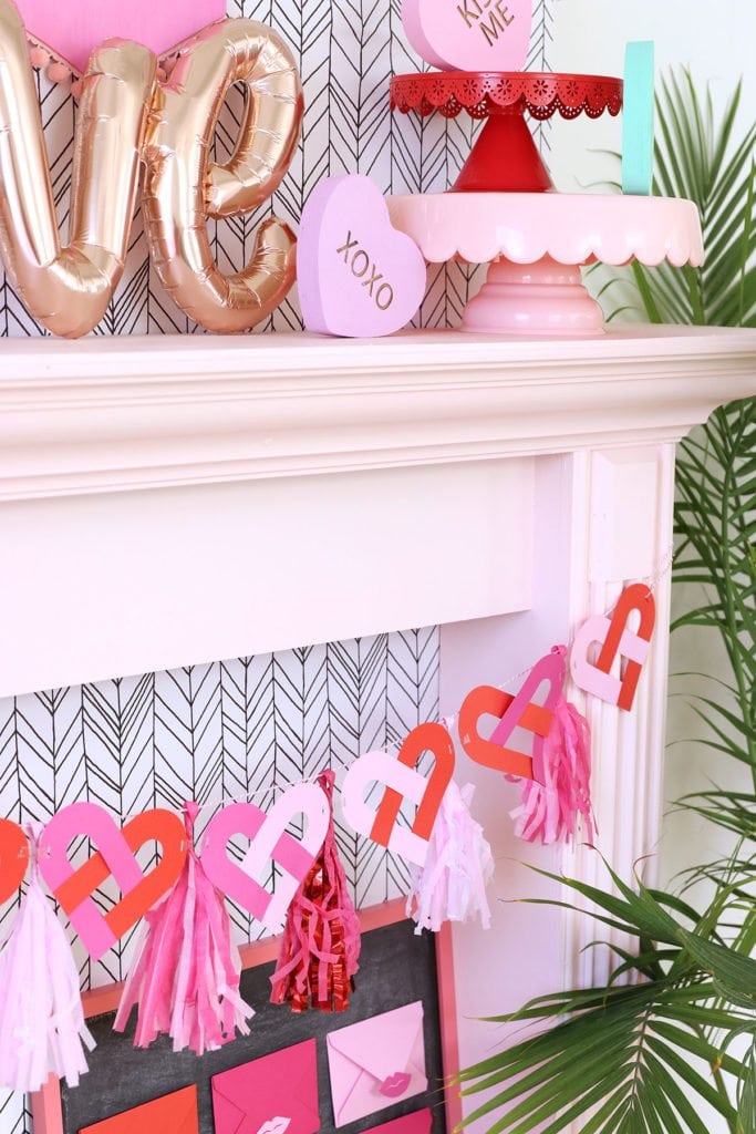 Alphabet Punchboard Paper Heart Garland - Damask Love