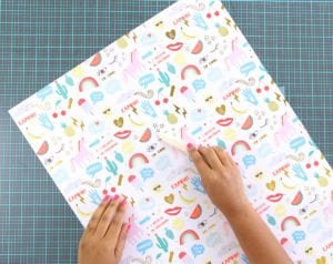 Learn how to make a pocket folder. Perfect for students, planners or anyone who wants to get organized!