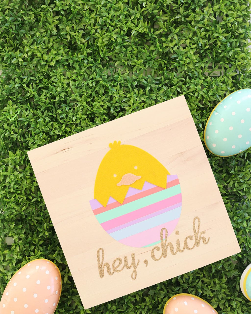 How to Make a Striped Vinyl Easter Egg | damask love