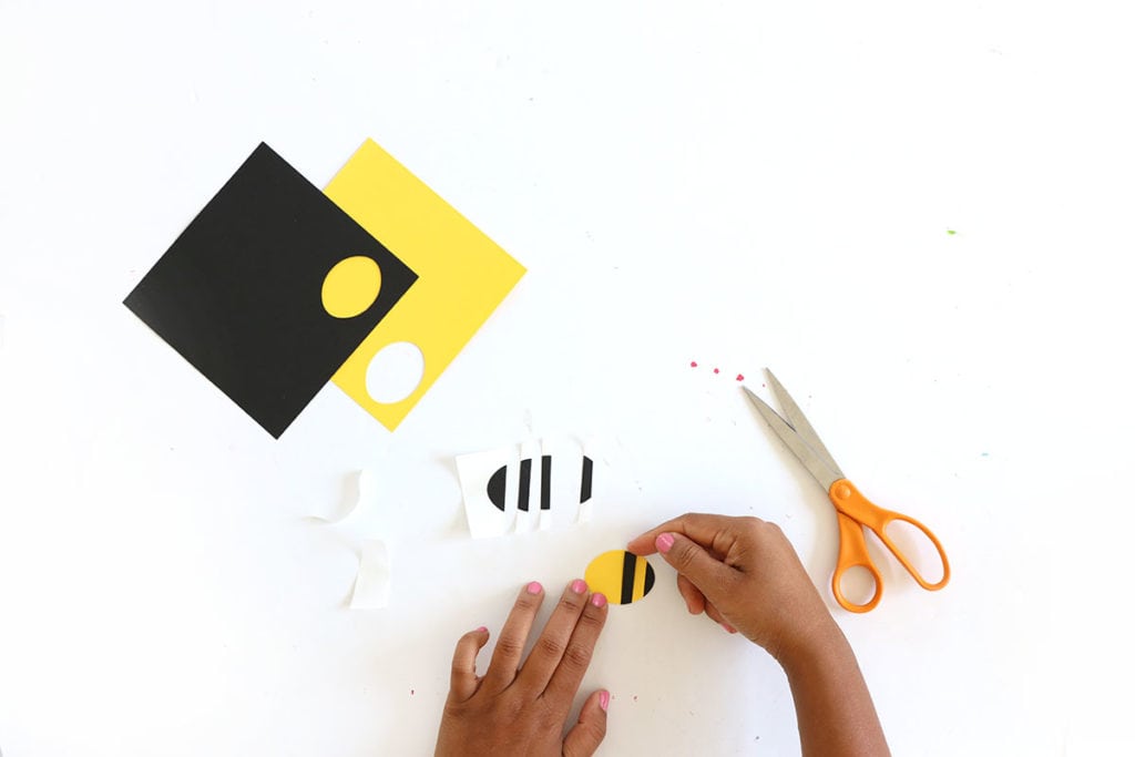 Ring in the spring with this easy to make paper bumble bee garland that uses paper and just a few other basic supplies!