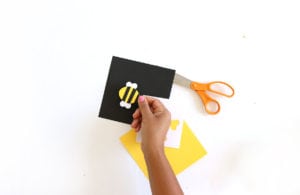 Ring in the spring with this easy to make paper bumble bee garland that uses paper and just a few other basic supplies!