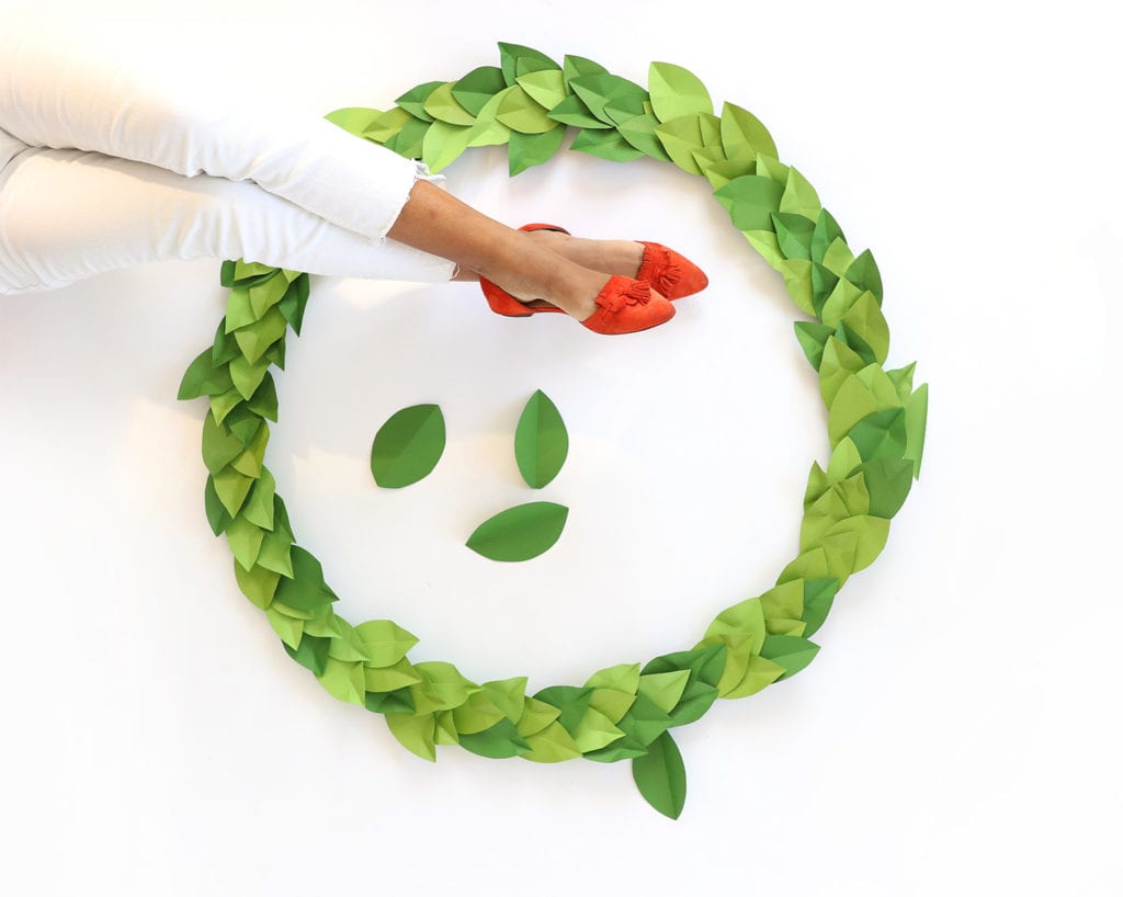 How to Make a Hula Hoop Wreath | damask lov