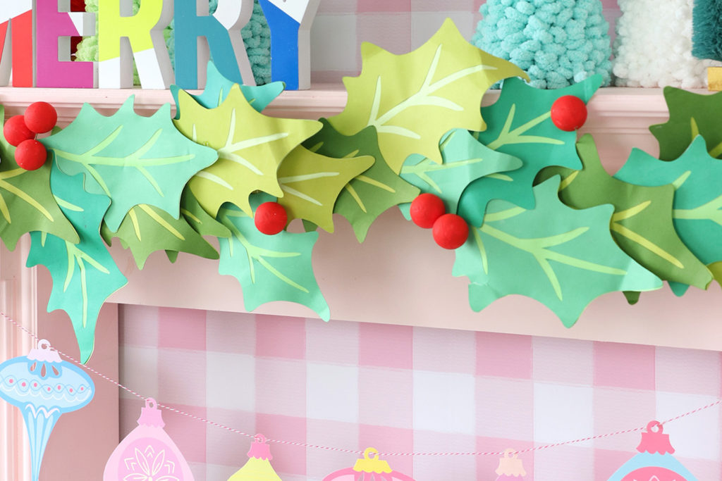 Paper Christmas Garland - Free Template * Moms and Crafters