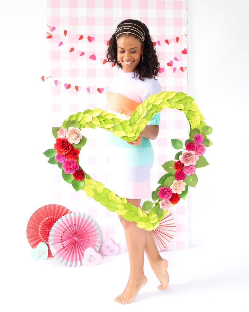 How to Make a Giant Valentine's Day Wreath - Damask Love