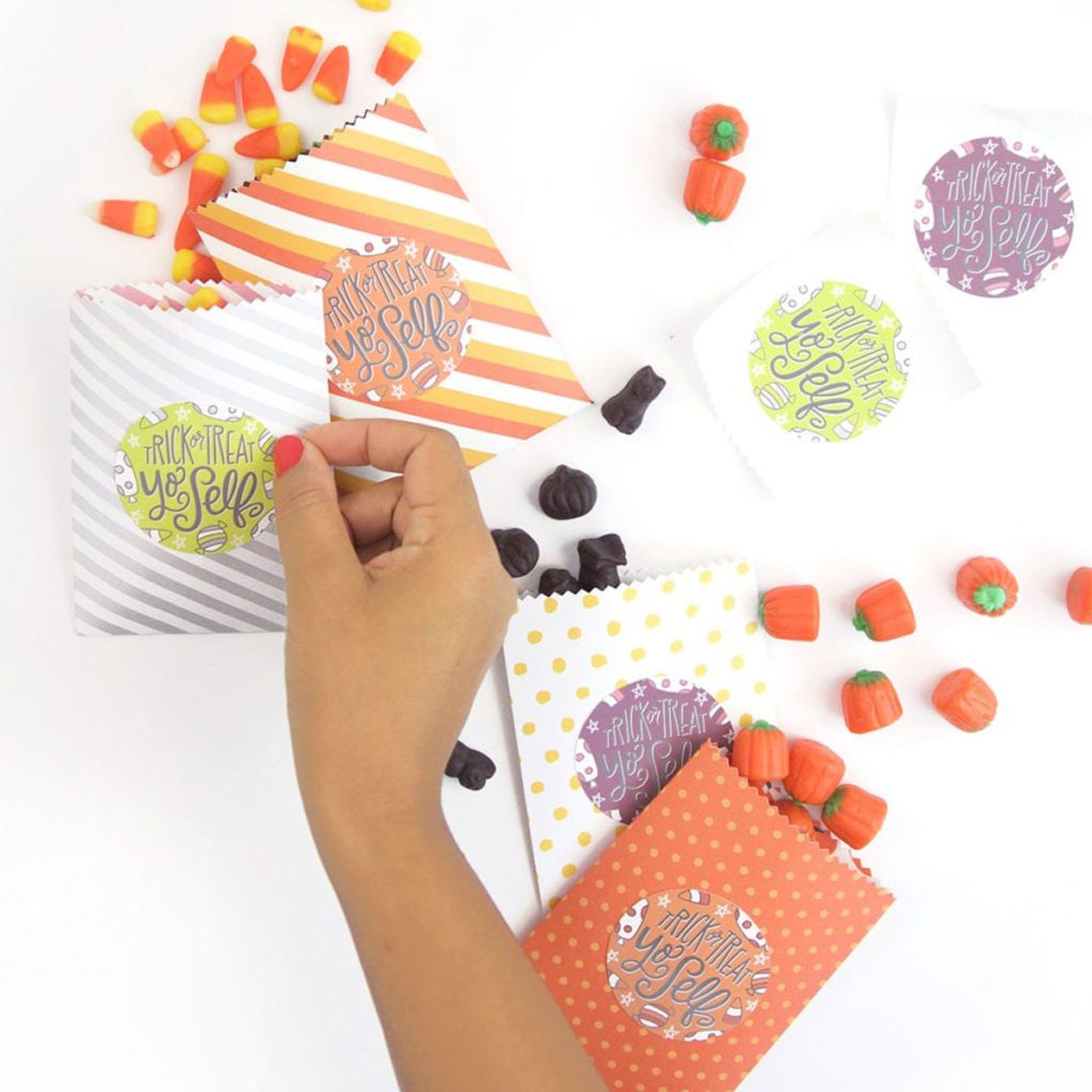 Easy-Make-Your-Own-Treatbags-Printables - Damask Love